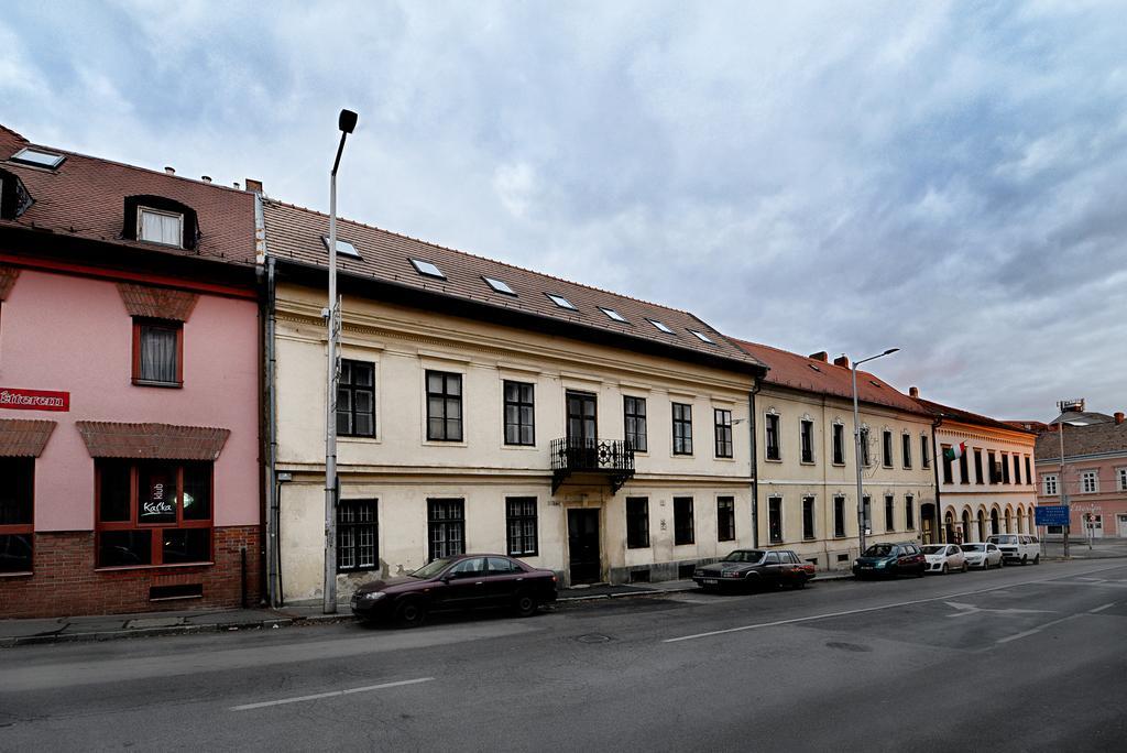 Centrum Apartman Pécs Exteriör bild